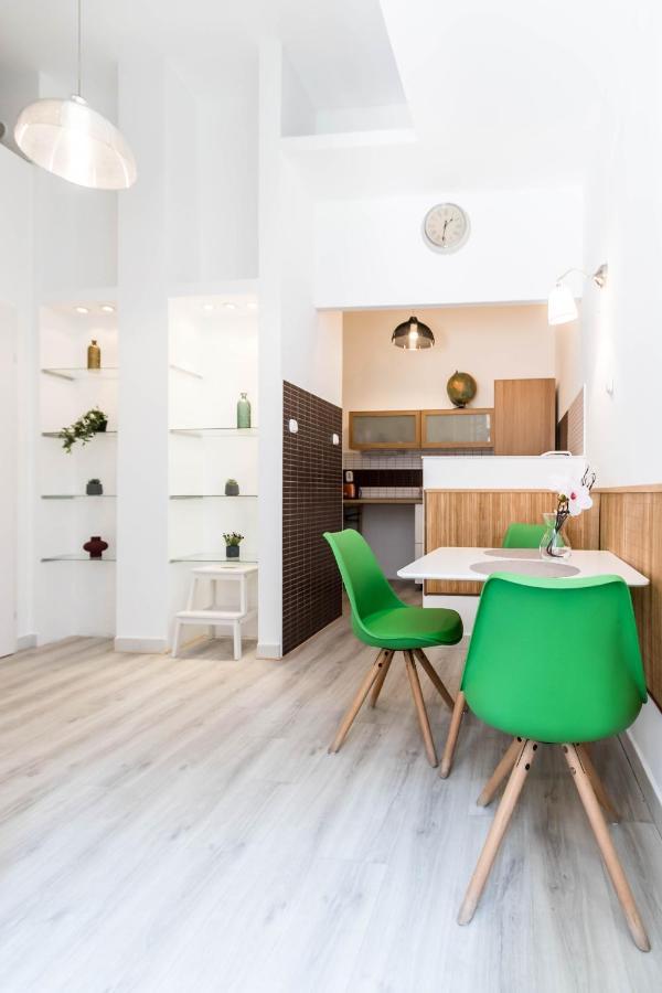 Leda's Next To The Danube And Fashion Street Appartamento