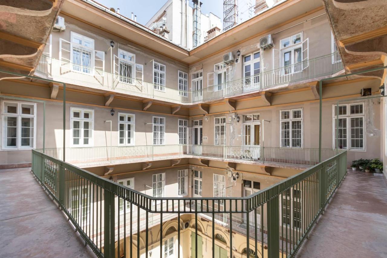 Leda's Next To The Danube And Fashion Street Appartamento